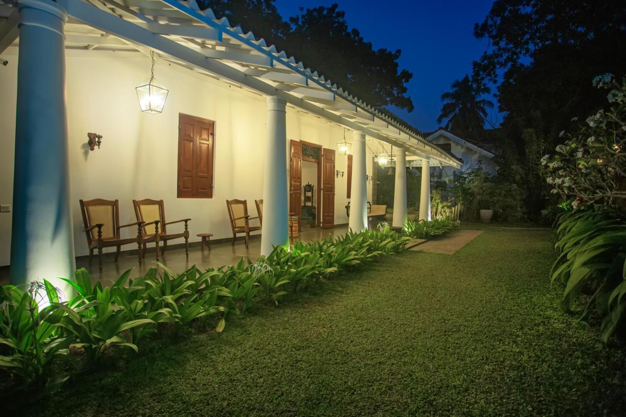 Dhyana Villa Амбалангода Экстерьер фото