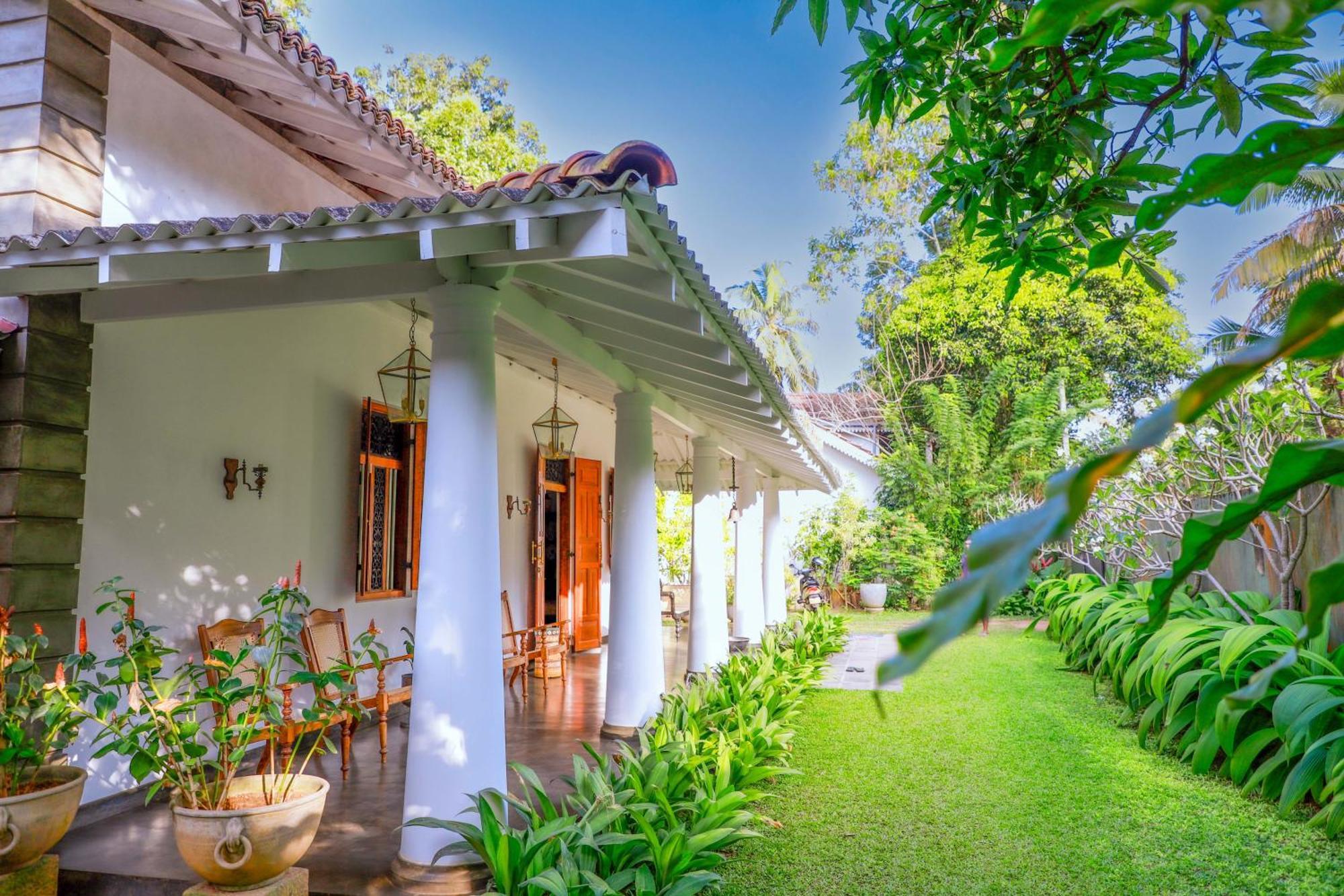 Dhyana Villa Амбалангода Экстерьер фото